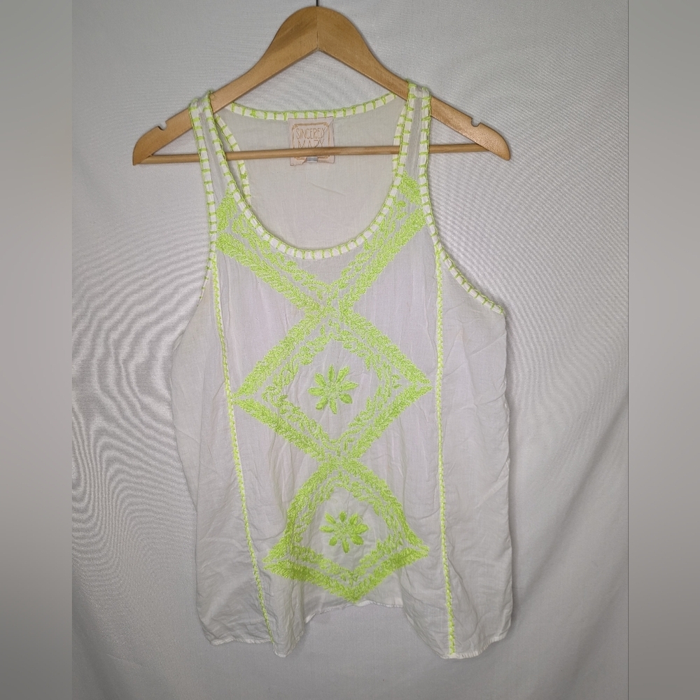 Sincerely Mary Boutique Like Green and White Tank Top‎ Size Small